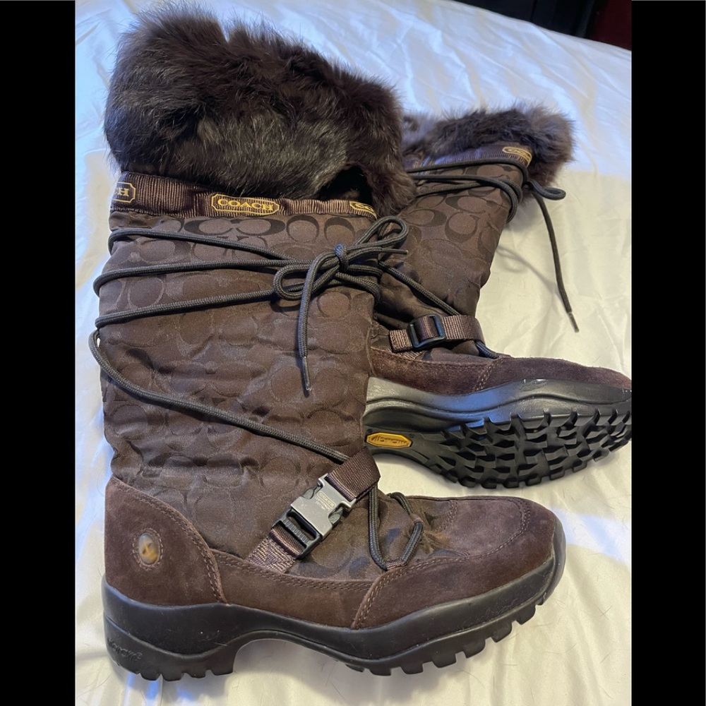 Coach Logo and Fur trim winter boots